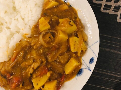 絶品☆いわし缶と完熟トマトの無水カレー